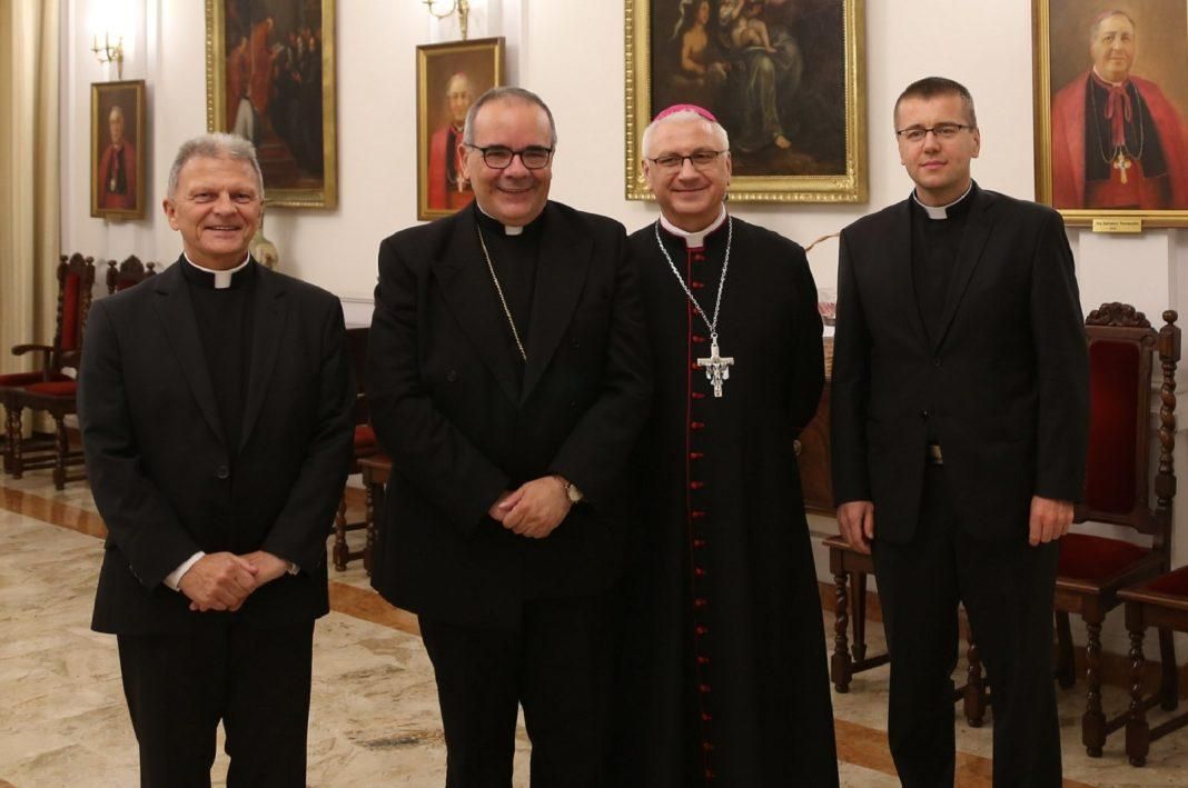 Nuncjusz apostolski w Polsce abp. Antonio Guido Filipazzi przybył do Warszawy.