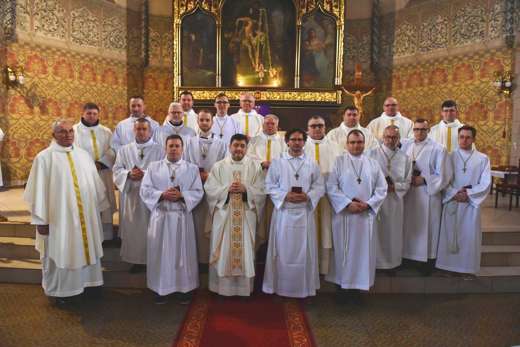 Nowi szafarze komunii św. w diecezji legnickiej