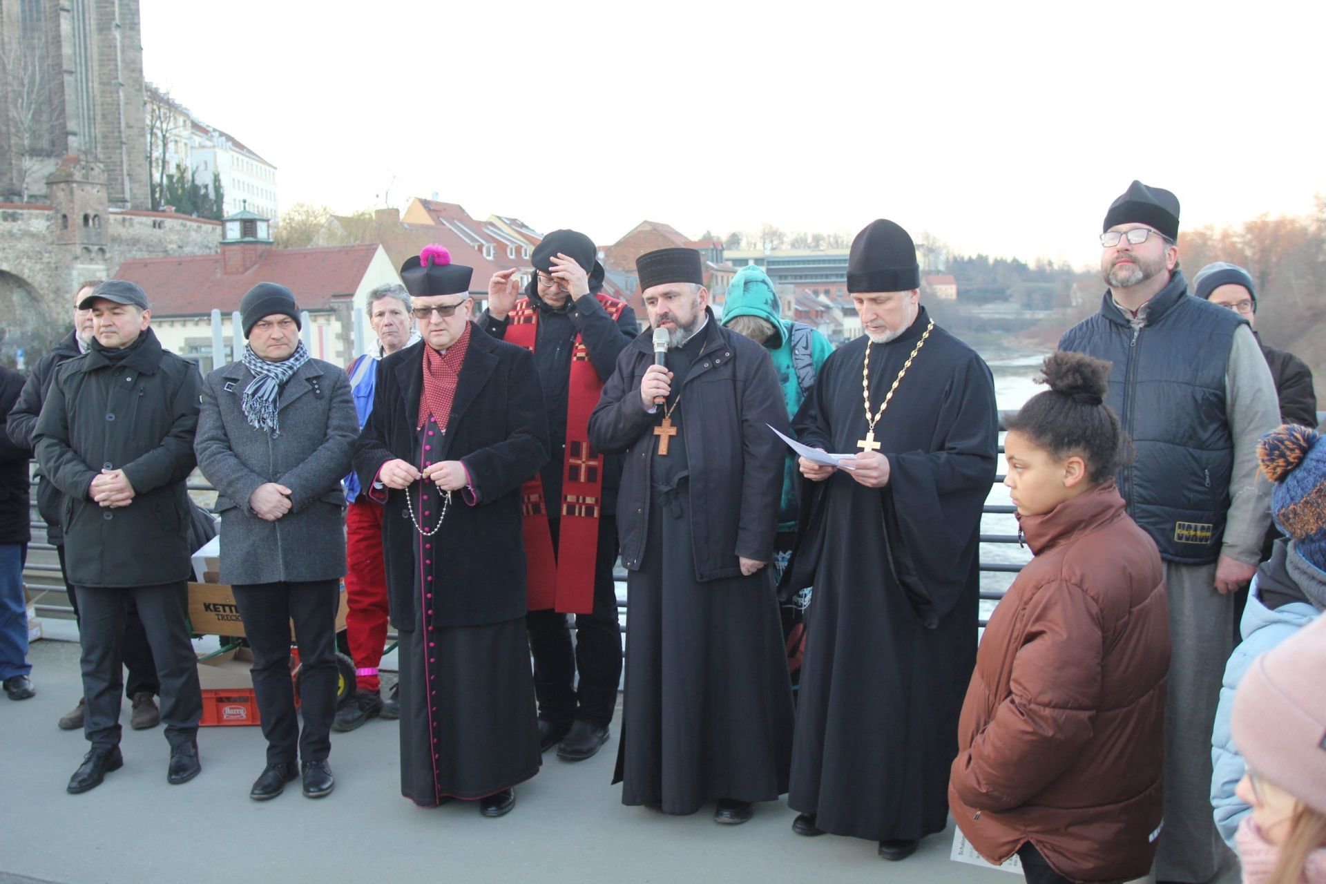 Modlitwa o pokój na moście granicznym z Niemcami