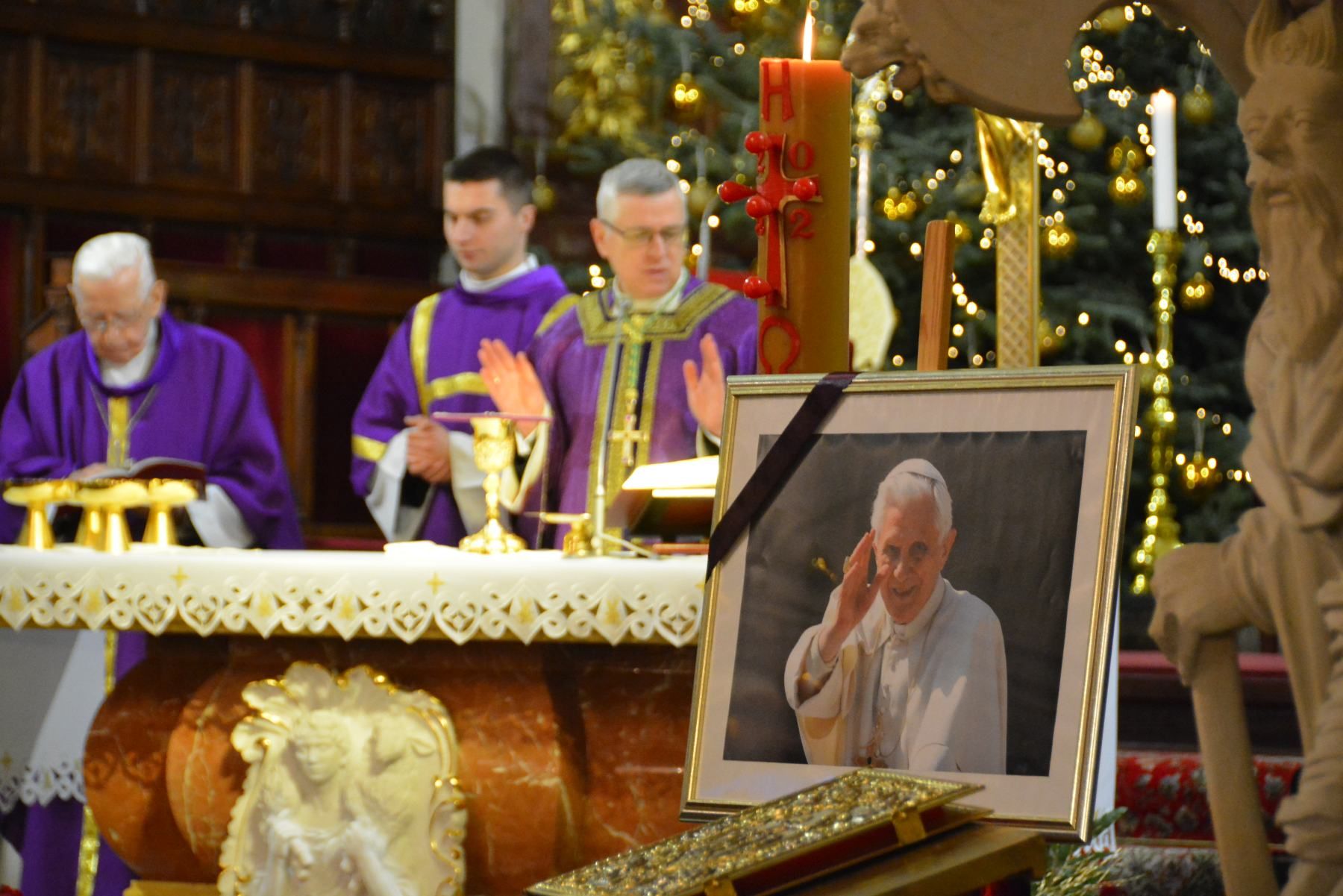 Dziękczynienie za życie i posługę Benedykta XVI