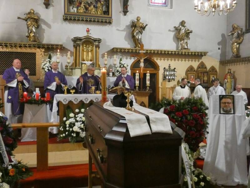 Pogrzeb kapłana w Janowicach Wielkich