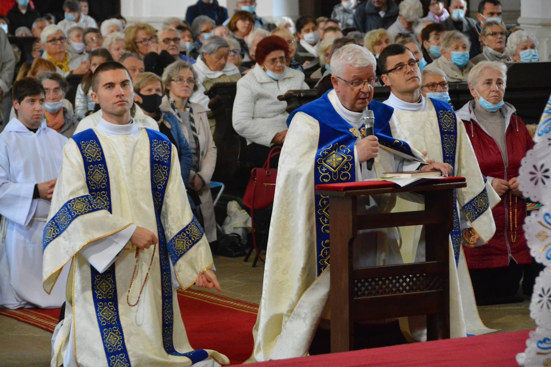 Pielgrzymka różańcowa i przegląd zespołów folklorystycznych