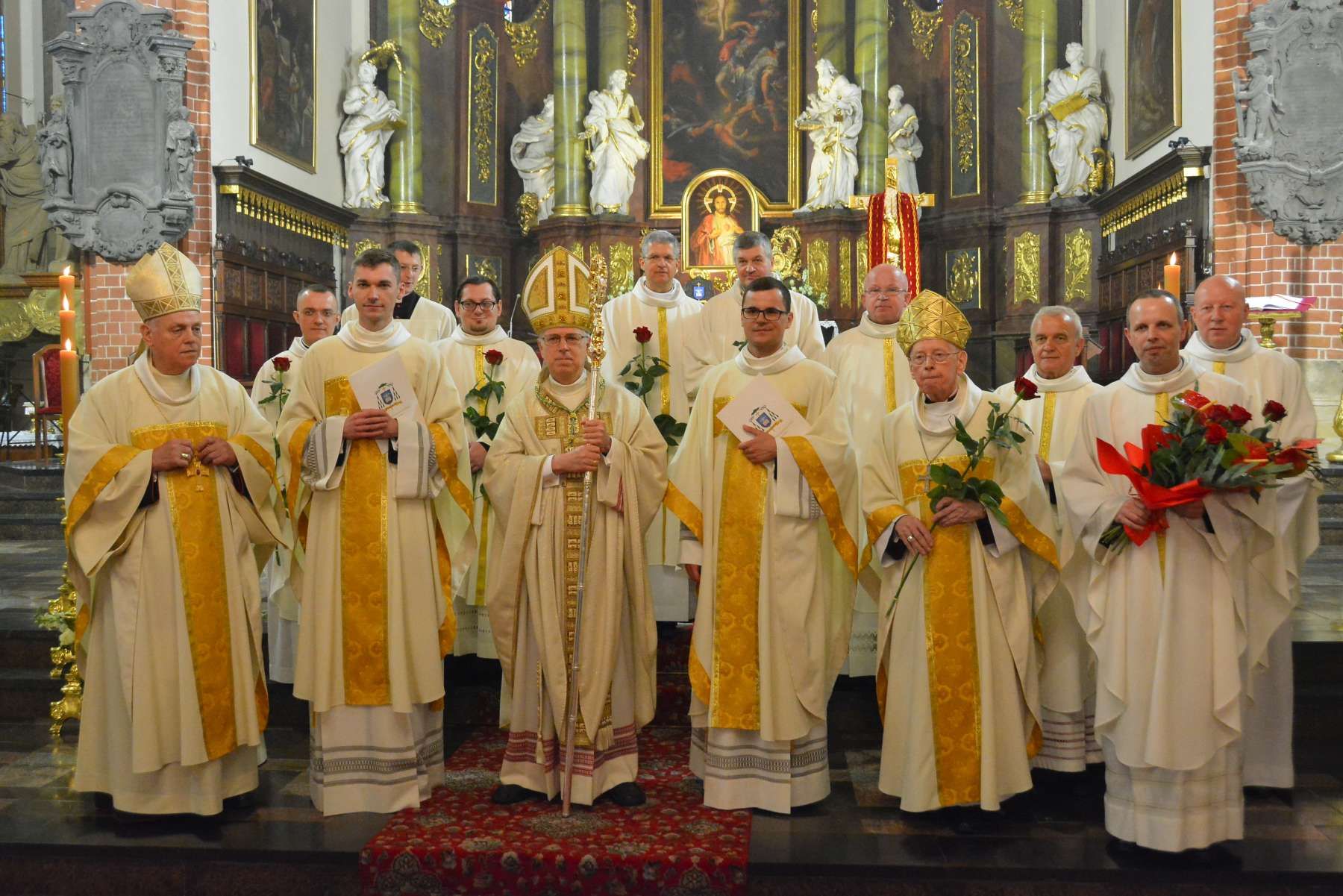 W legnickiej katedrze odbyły się święcenia prezbiteratu [FILM]