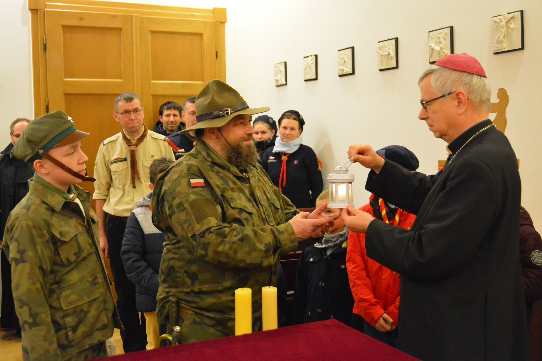 Betlejemskie światło pokoju u Biskupa legnickiego