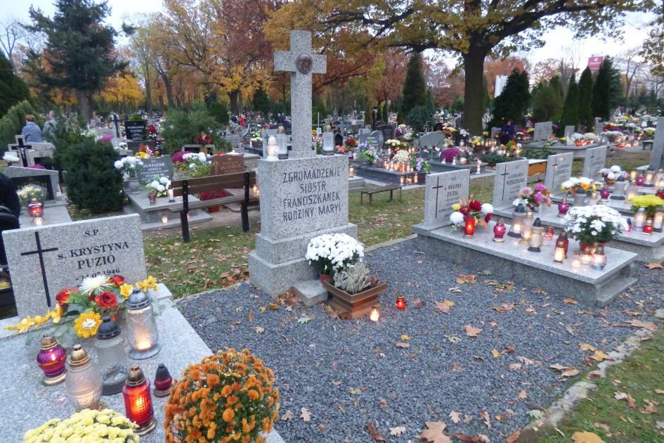 Penitencjaria Apostolska: odpust dla wiernych zmarłych – przez cały listopad