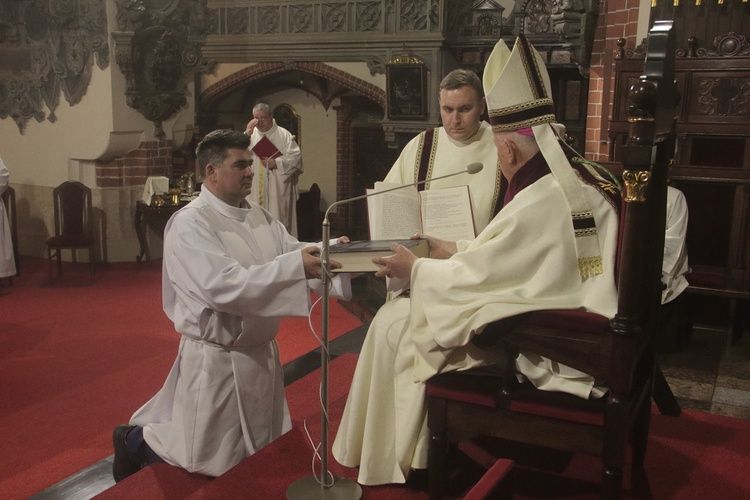 Ustanowienie nowych lektorów w diecezji legnickiej