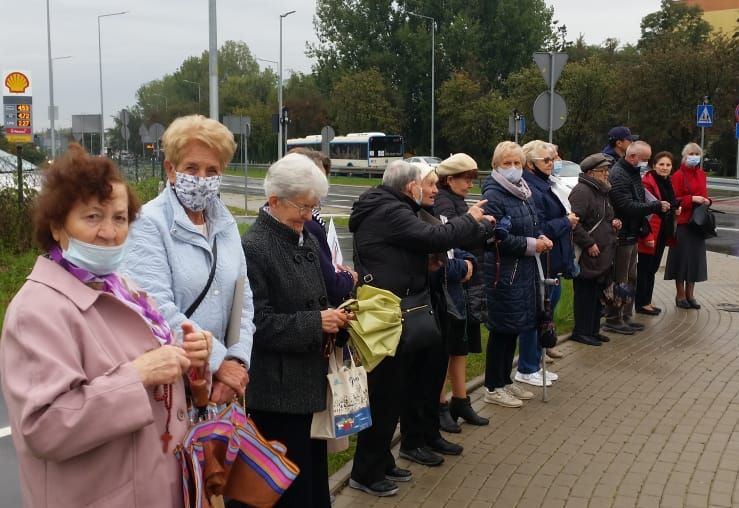 Wyszli na ulice, by z różańcem w ręku modlić się za Legnicę