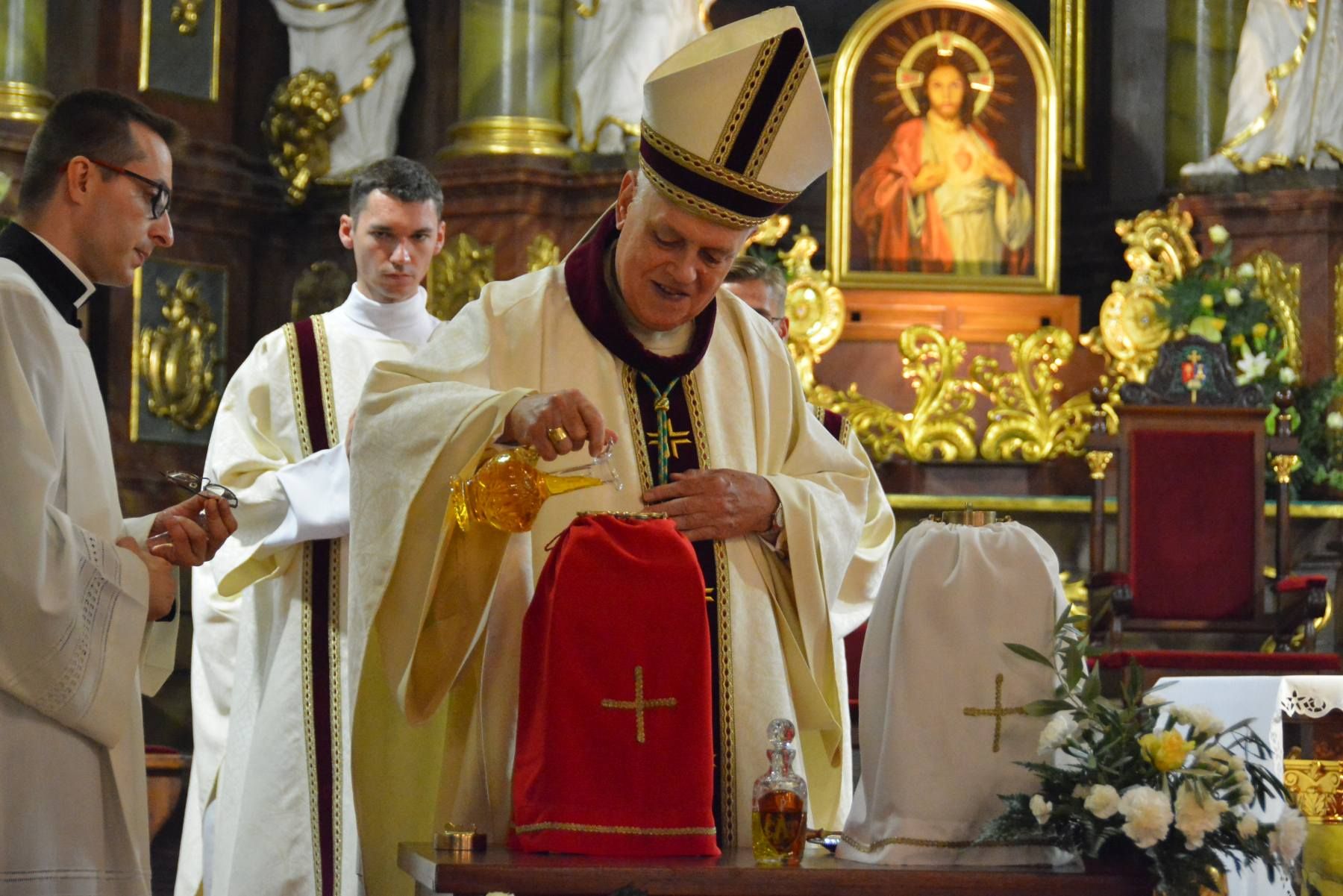 Biskup Zbigniew Kiernikowski przewodniczył Mszy św. Krzyżma