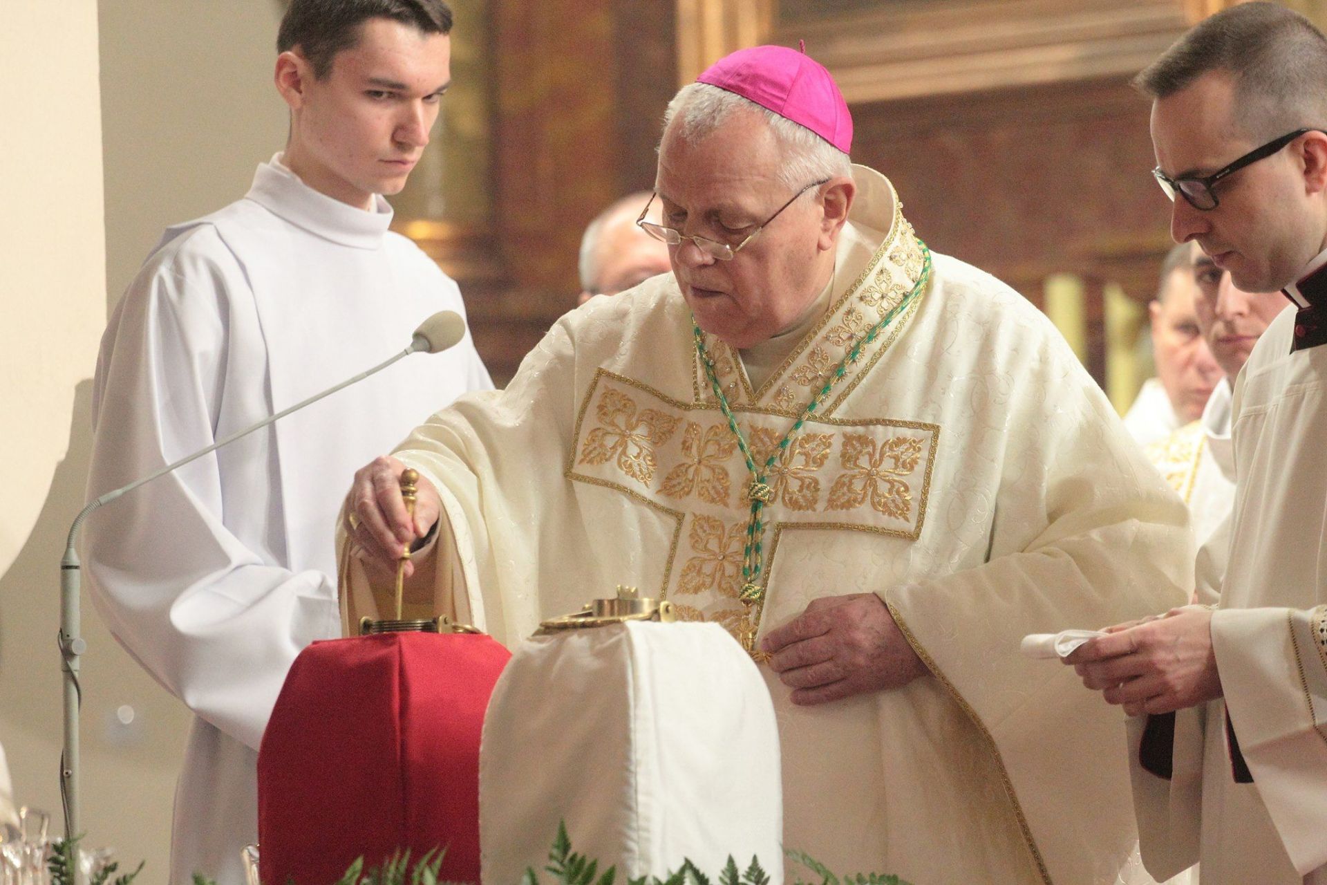 Zaproszenie Biskupa Legnickiego na Mszę Krzyżma