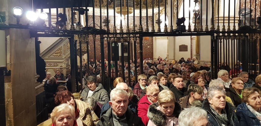 Nocne czuwanie Pieszej Pielgrzymki Diecezji Legnickiej na Jasnej Górze