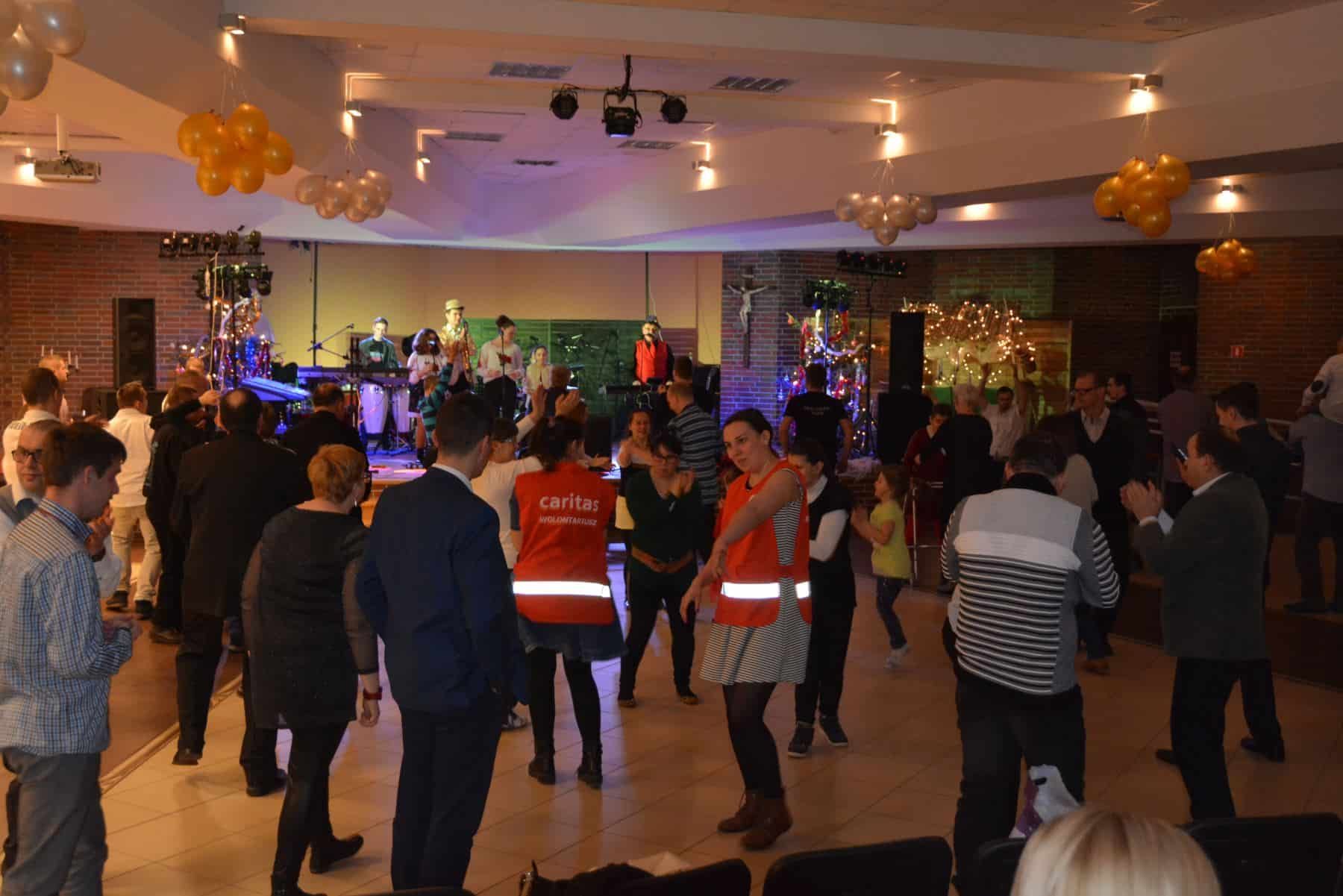 Udany bal osób niepełnosprawnych i przyjaciół