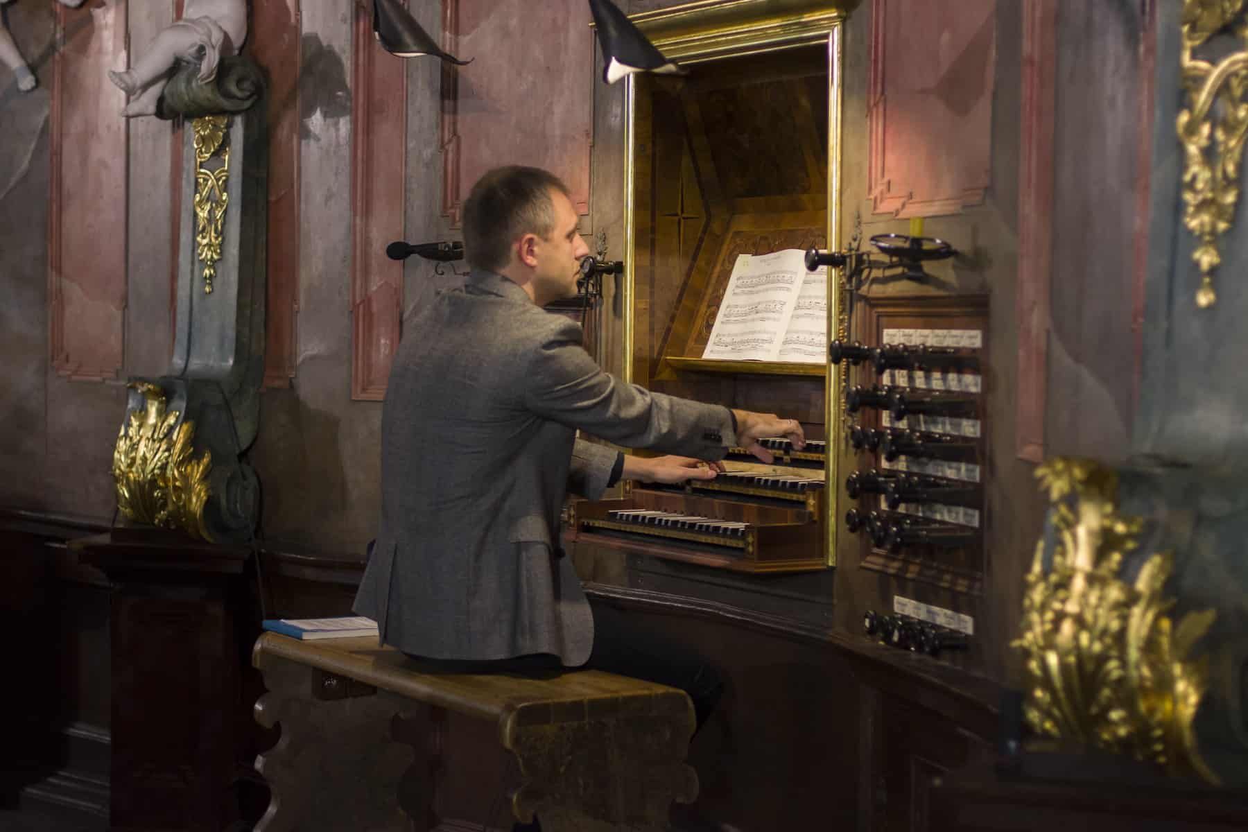 Koncert w Noc Świętych w Krzeszowie