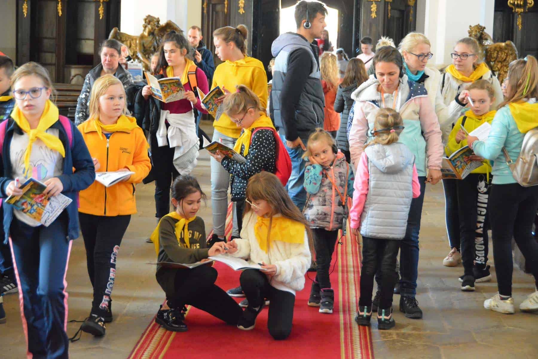 Dzieci u Matki Bożej Łaskawej