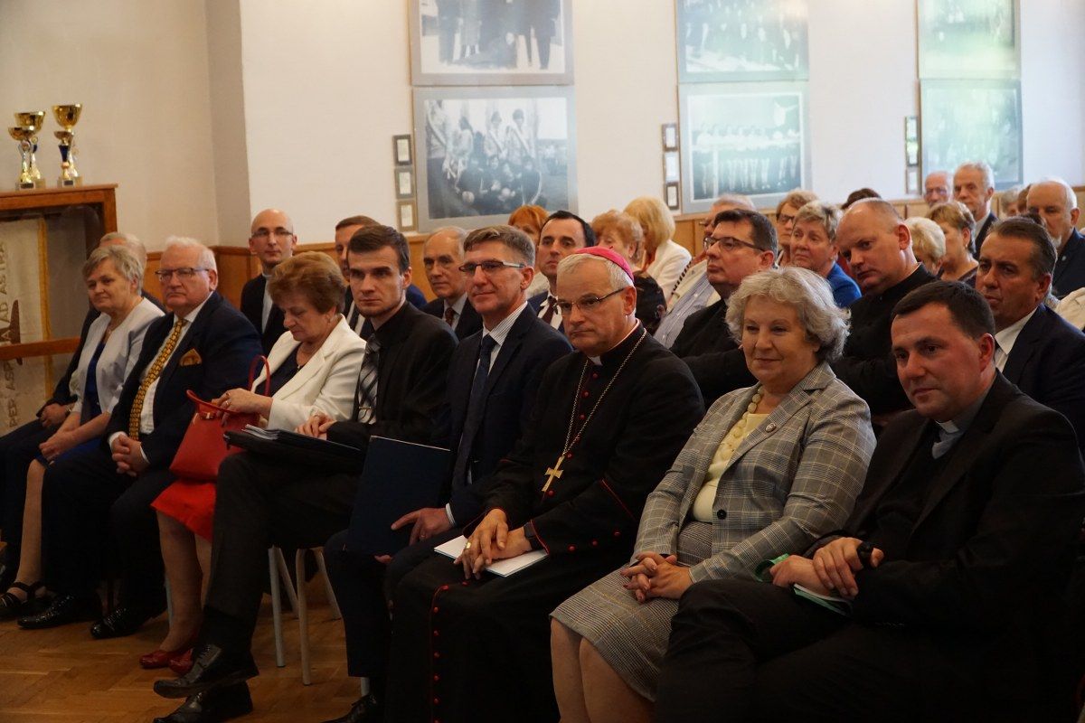 O rodzinie i dla rodziny. Konferencja w Chojnowie. Relacja video