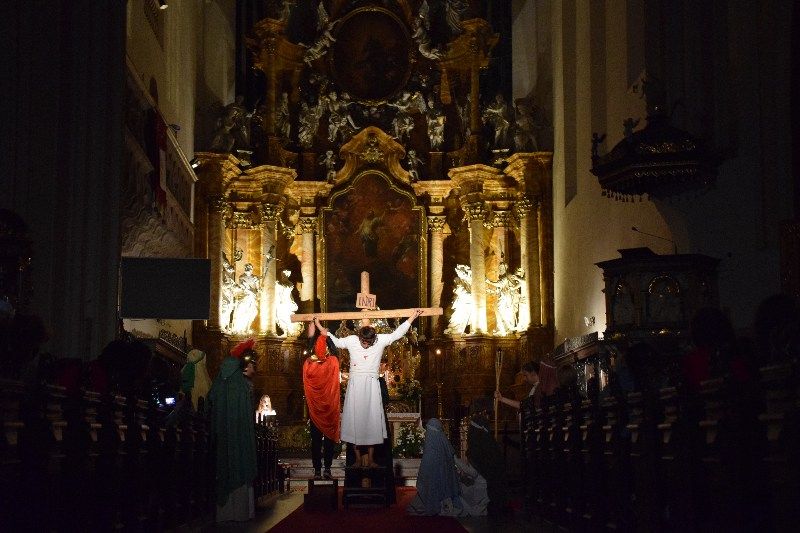 Pod Krzyżem w jeleniogórskiej bazylice!