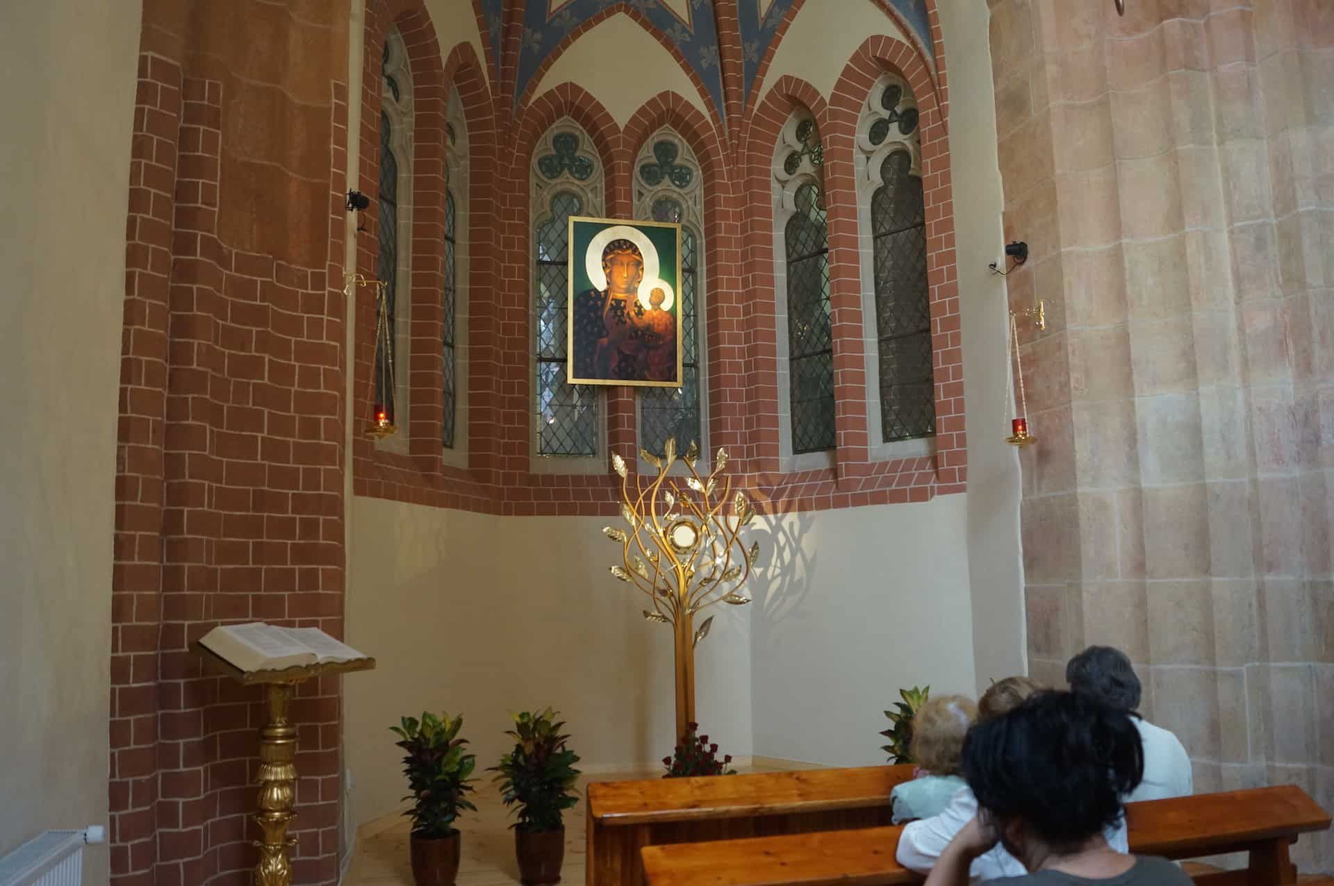 Kaplica adoracji jako wynagrodzenie [FILM]