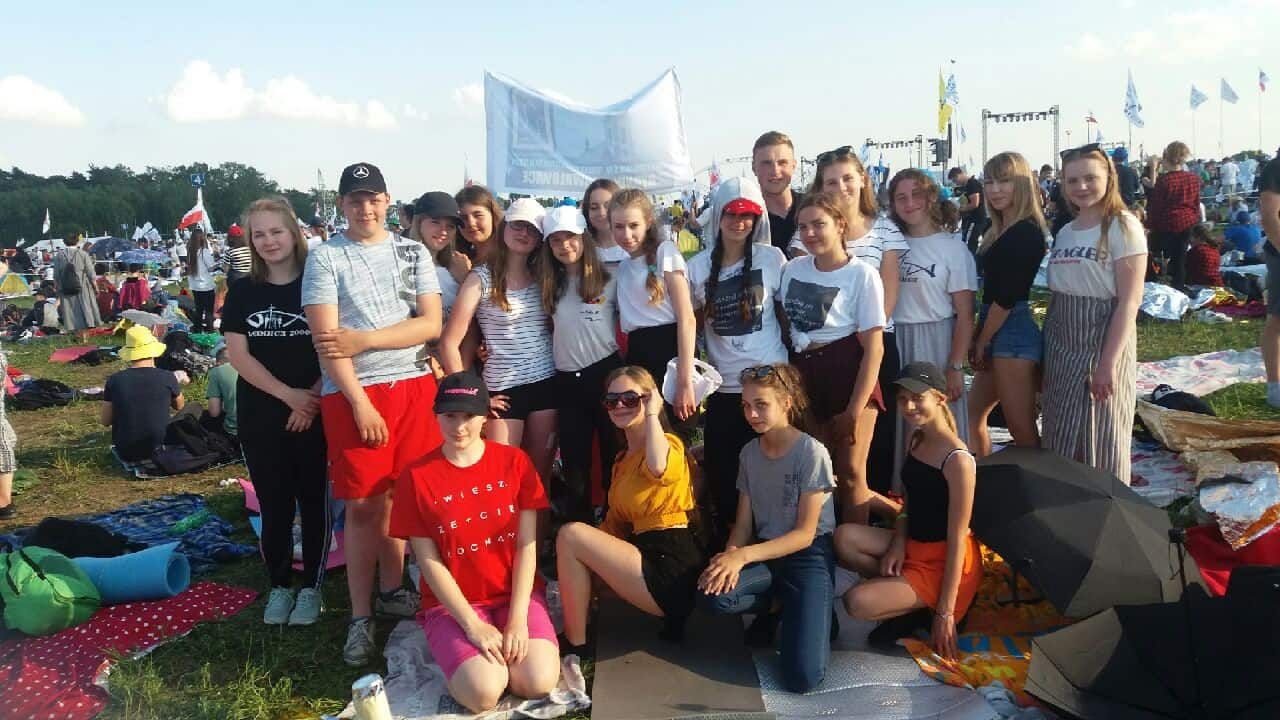 Młodzi z Męcinki na Lednicy