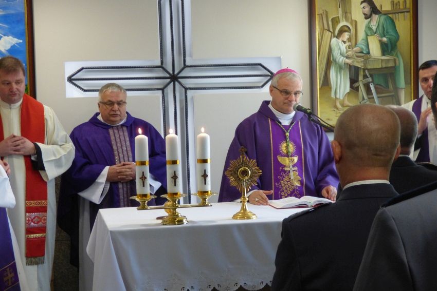 Jubileuszowa wizyta biskupia w Zakładzie Karnym