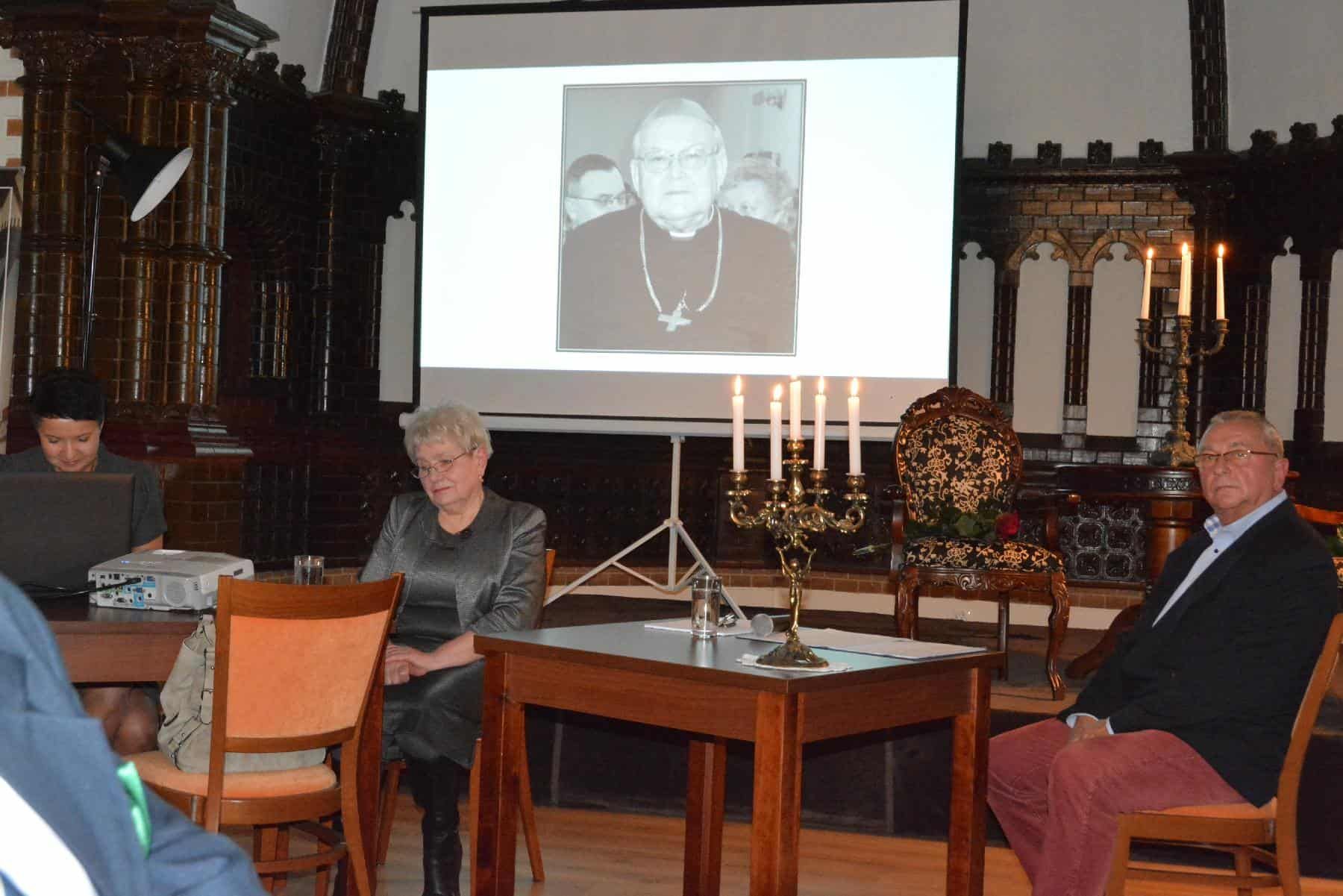 „Umarli. Znajomi. Kochani”. Wieczór wspomnień o znanych Legniczanach.