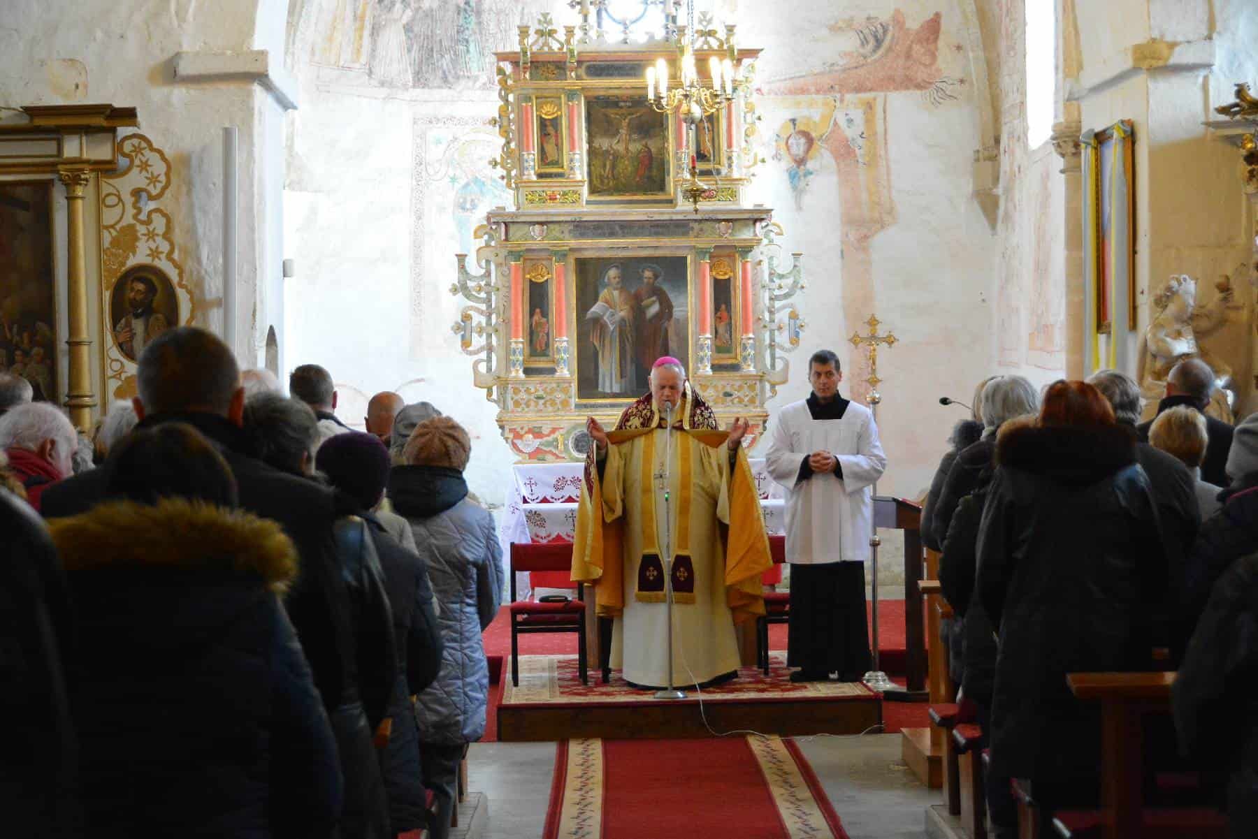 Poświęcenie odrestaurowanego ołtarza w Lubiechowej