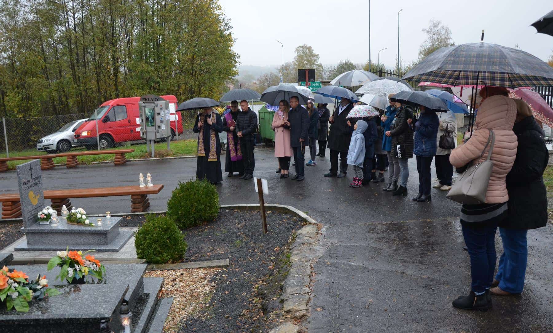 Poświęcenie Grobu Dziecka Utraconego w Olszynie