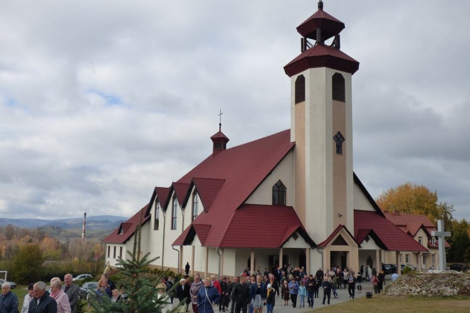 Biskup legnicki poświęcił kościół w Kamiennej Górze