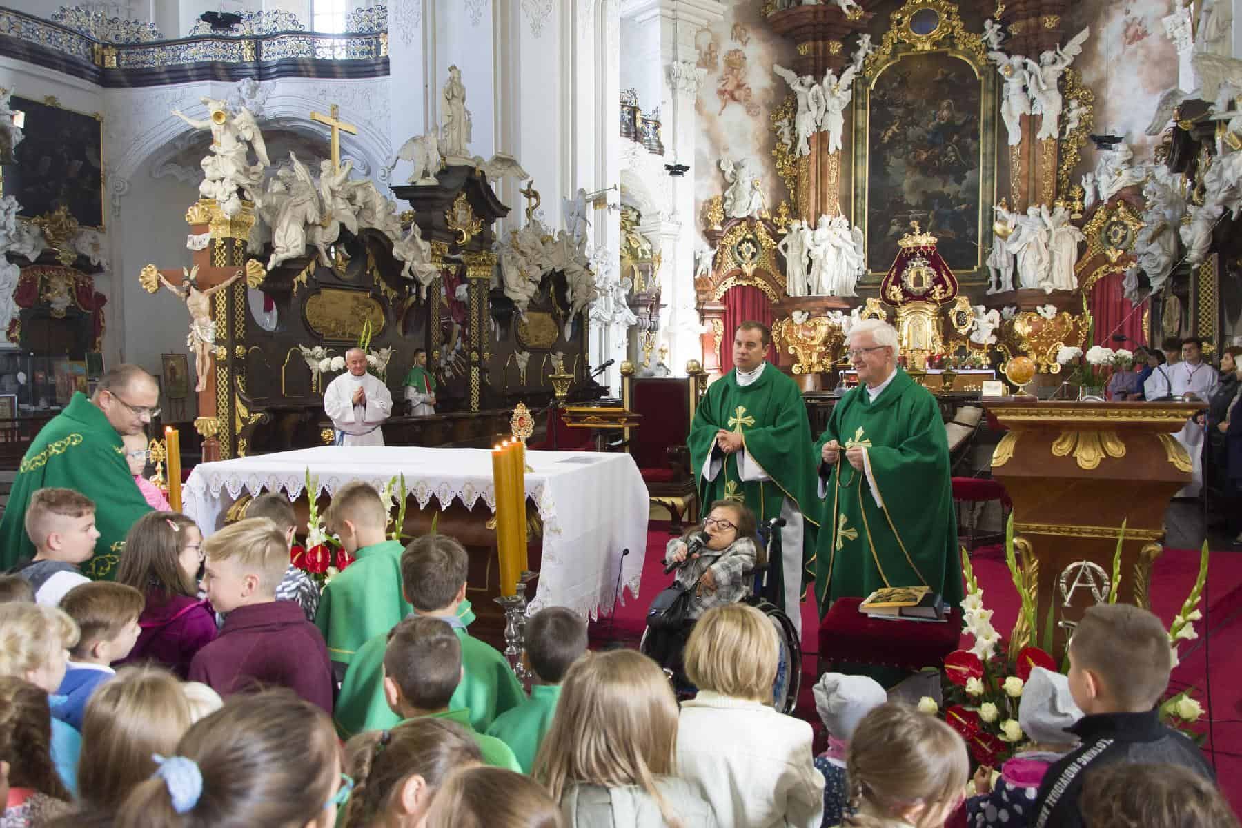 Dzieci u Łaskawej Pani