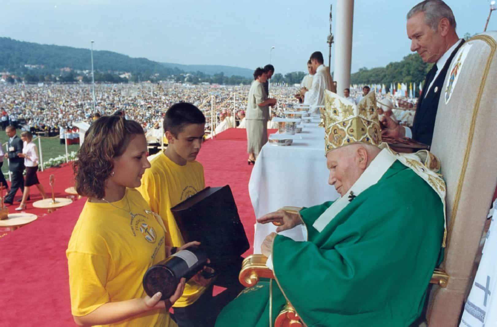 Biskupi na Dzień Papieski: potrzeba ojców, którzy potrafią pełnić swoją rolę