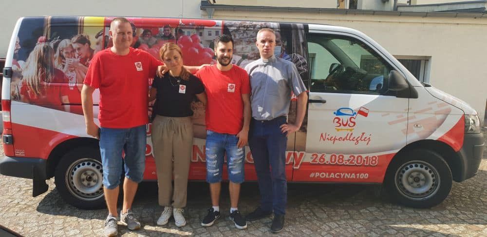 Mobilna Ambasada Niepodległej gościła w Legnicy i Chojnowie