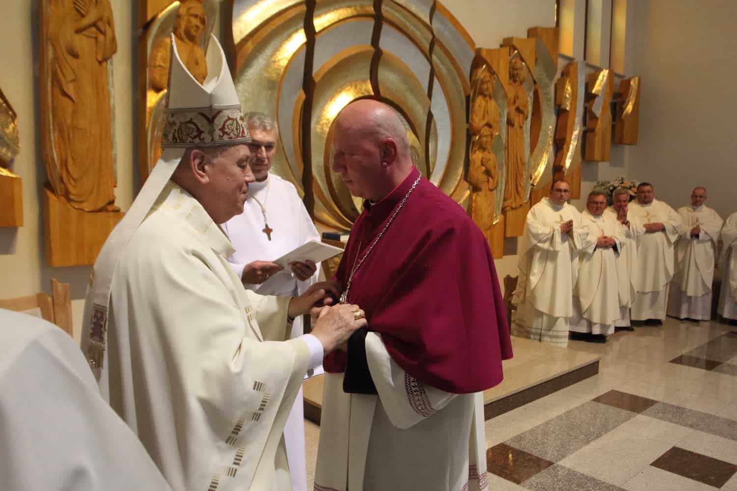 Ks. Krzysztof Kowalczyk nowym kanonikiem Kapituł Krzeszowskiej