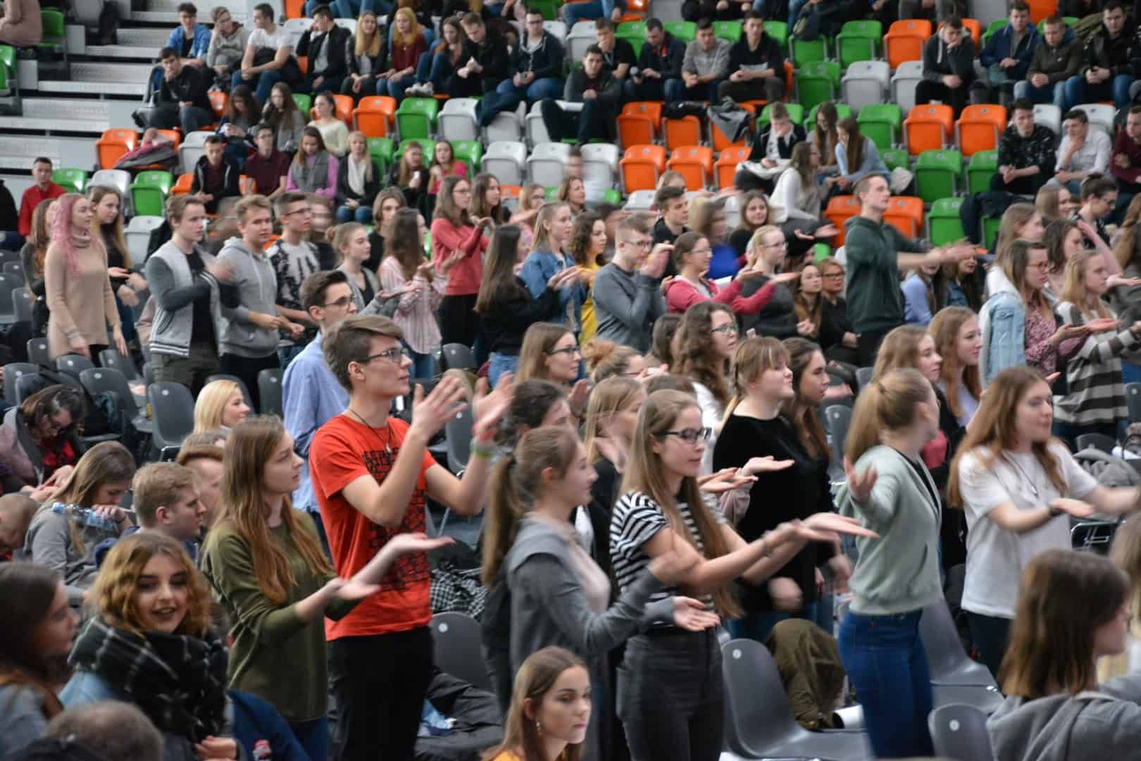 Tłumy młodych na rekolekcjach w Lubinie