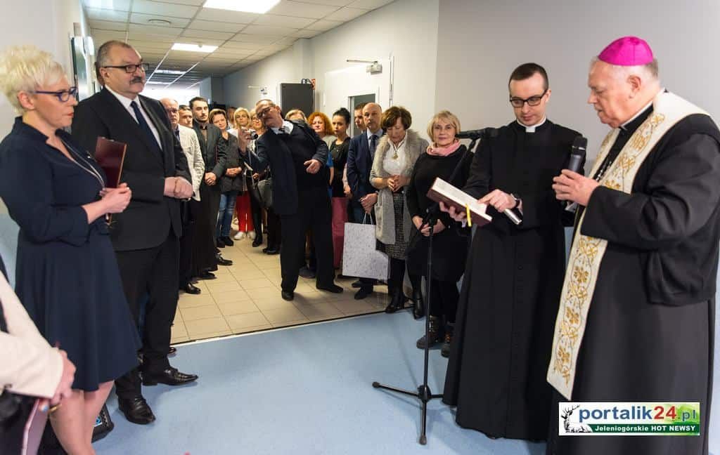 Biskup legnicki poświęcił jeleniogórski SOR