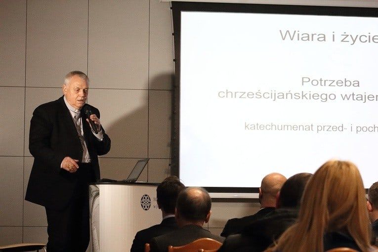 Biskup Legnicki w Jaworze o inicjacji chrześcijańskiej