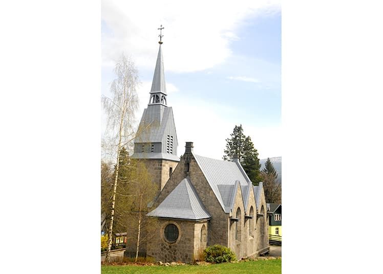 SZKLARSKA PORĘBA - kościół św. Maksymiliana Marii Kolbego