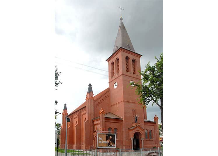 PIEŃSK - kościół św. Franciszka z Asyżu