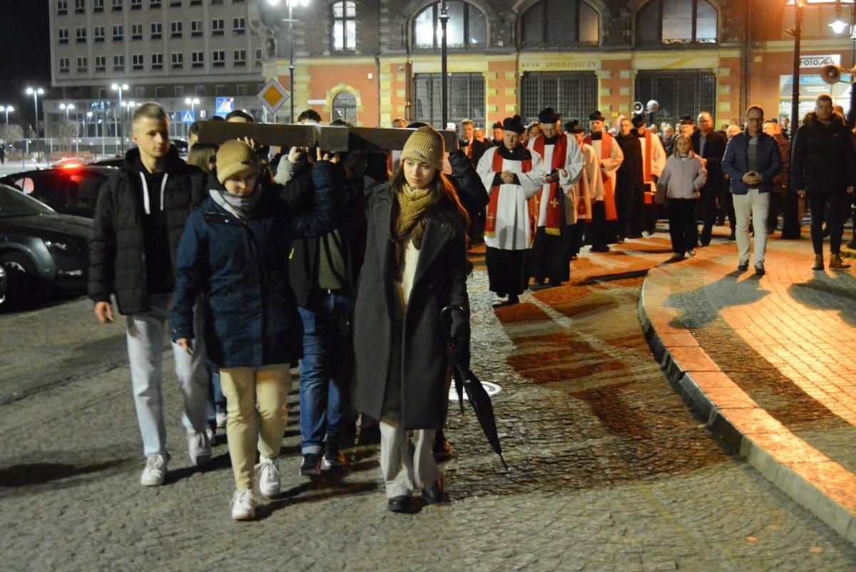 Droga Krzyżowa na ulicach Legnicy