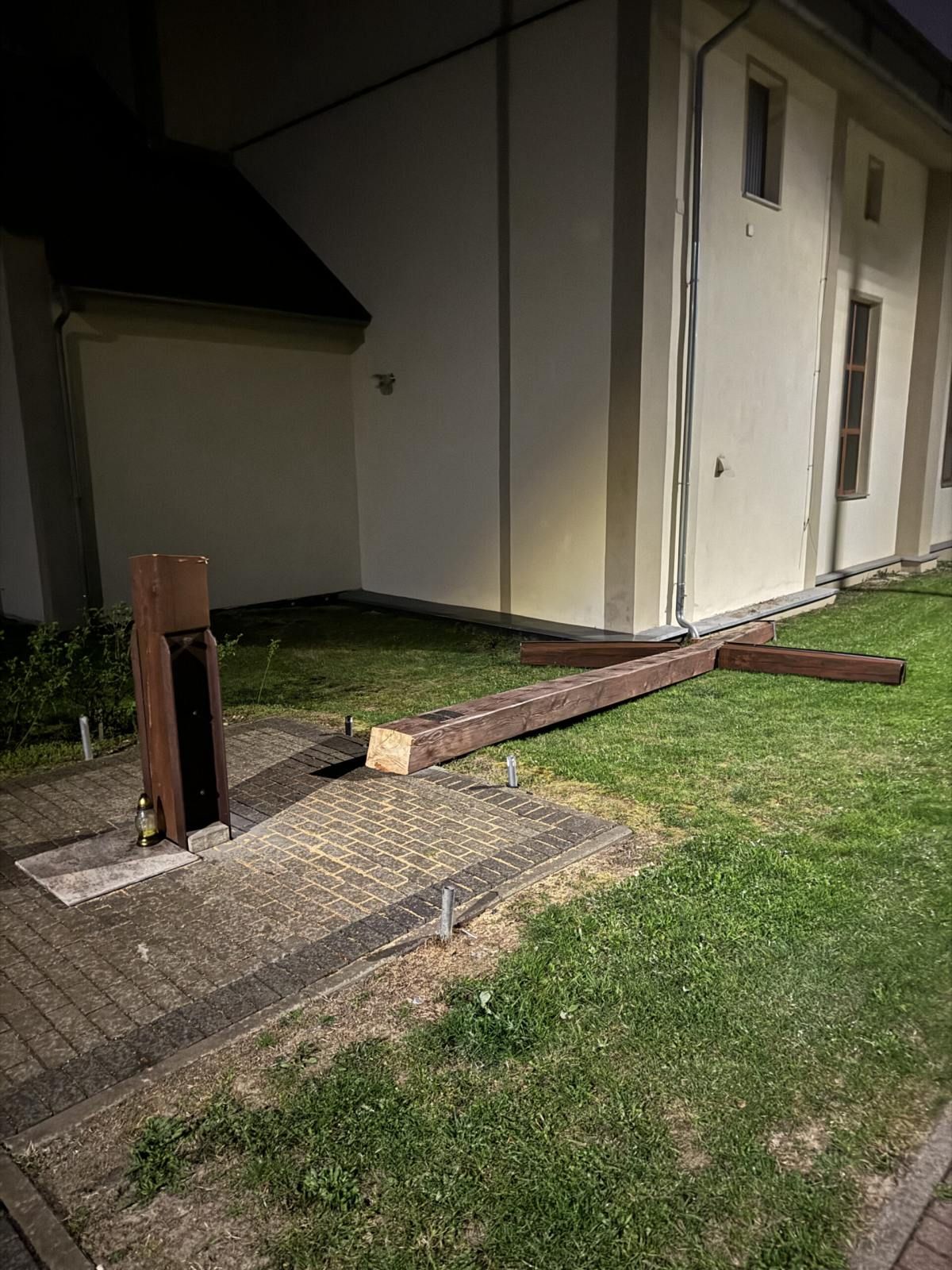 Profanacja krzyża w Bogatyni