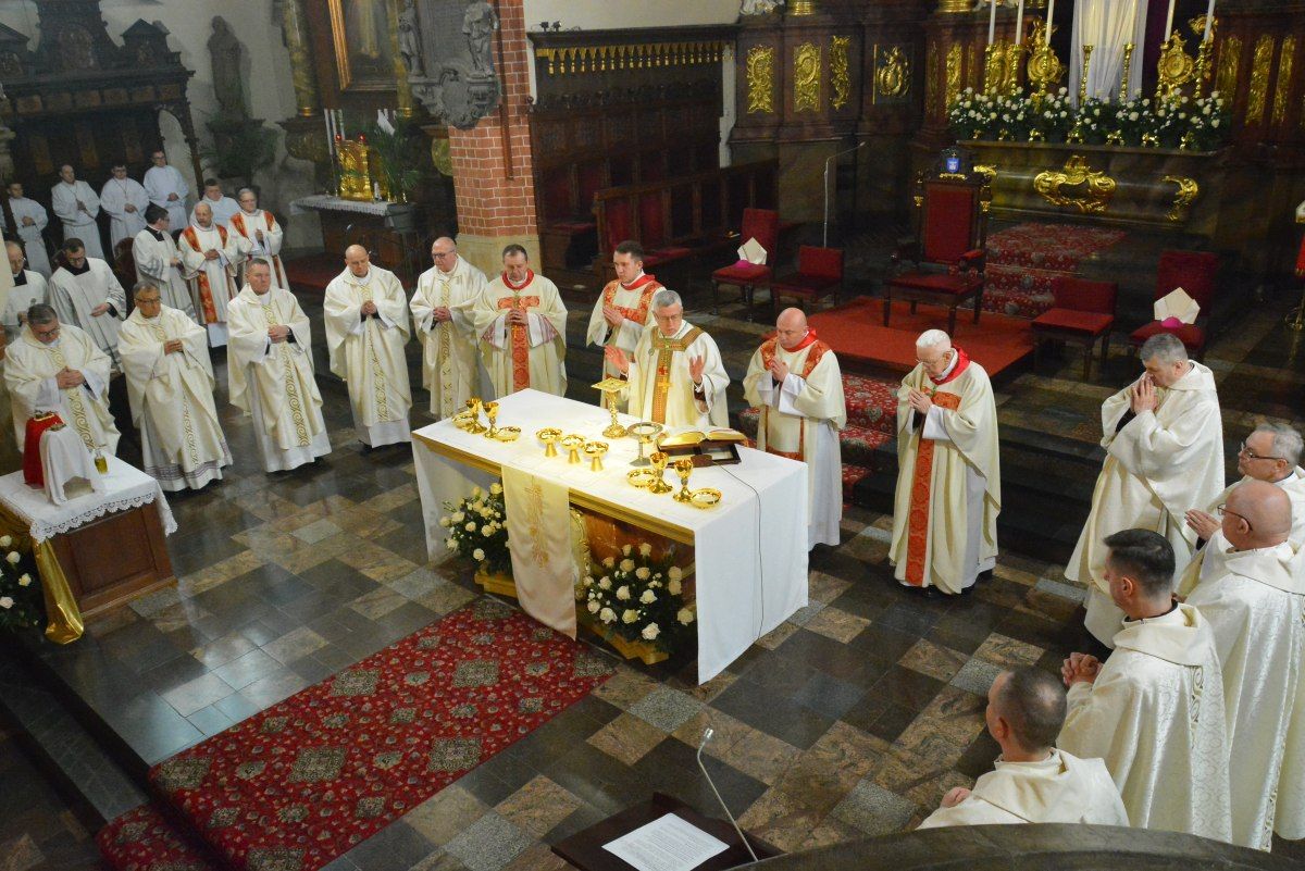 List Biskupów do kapłanów na Wielki Czwartek