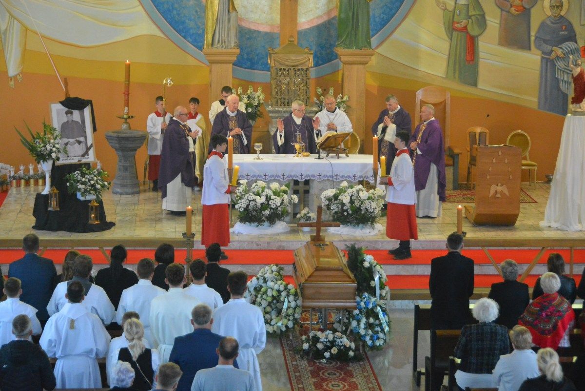 Pożegnanie śp. ks. Wilhelma Ogazy