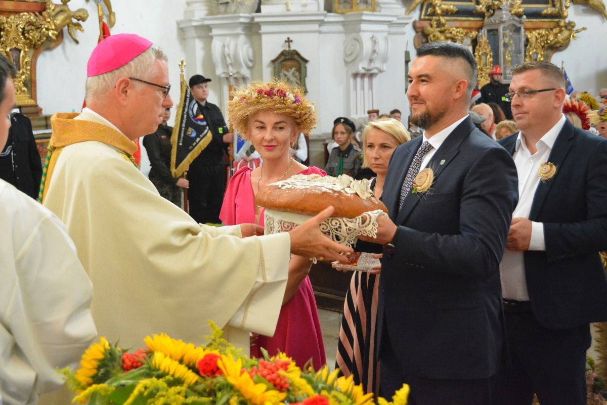 Diecezjalno-gminne dziękczynienie za plony w Legnickim Polu.