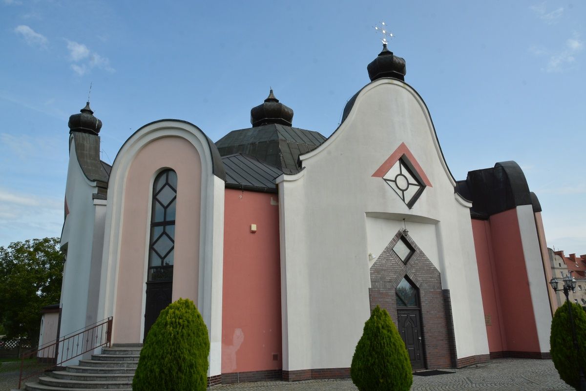 Profanacja krzyża w cerkwi Kościoła greckokatolickiego w Legnicy.