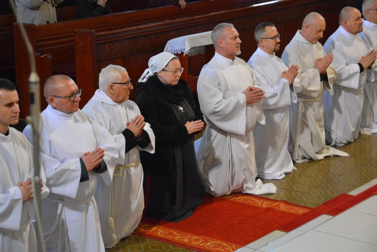 Kurs dla szafarzy nadzwyczajnych Komunii Świętej. Zapisy