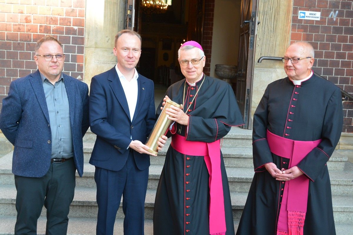 Legnicka kapsuła czasu z nowymi pamiątkami