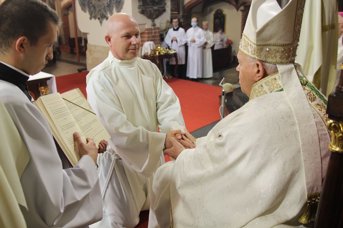 Informacje o naborze do formacji do diakonatu stałego