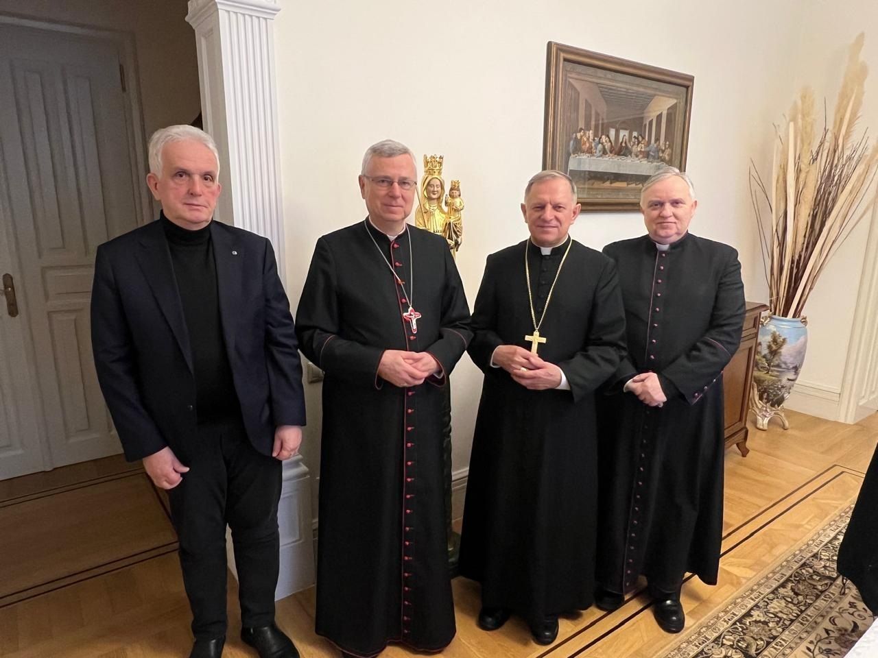 Bp Andrzej Siemieniewski odwiedził Lwów