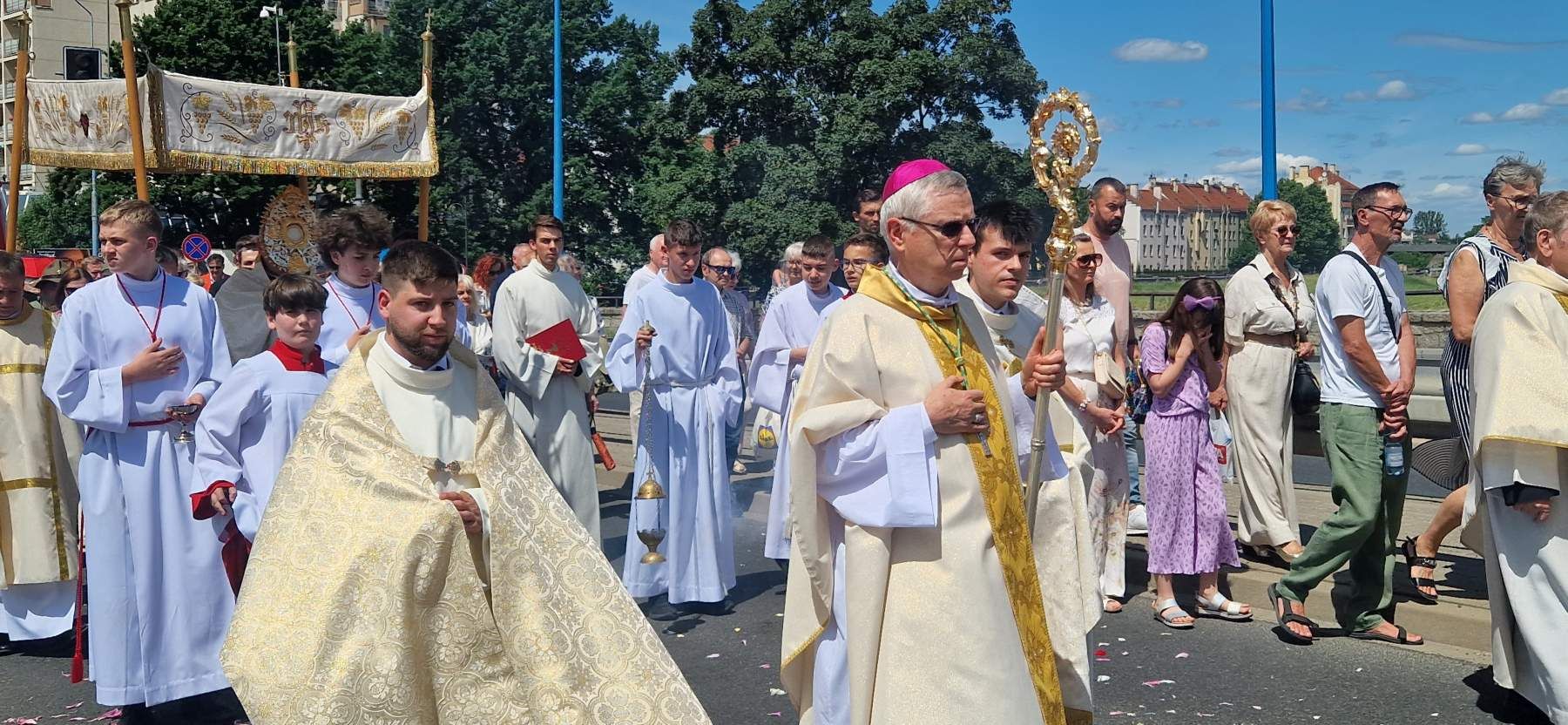 Uroczyste obchody Bożego Ciała w Legnicy